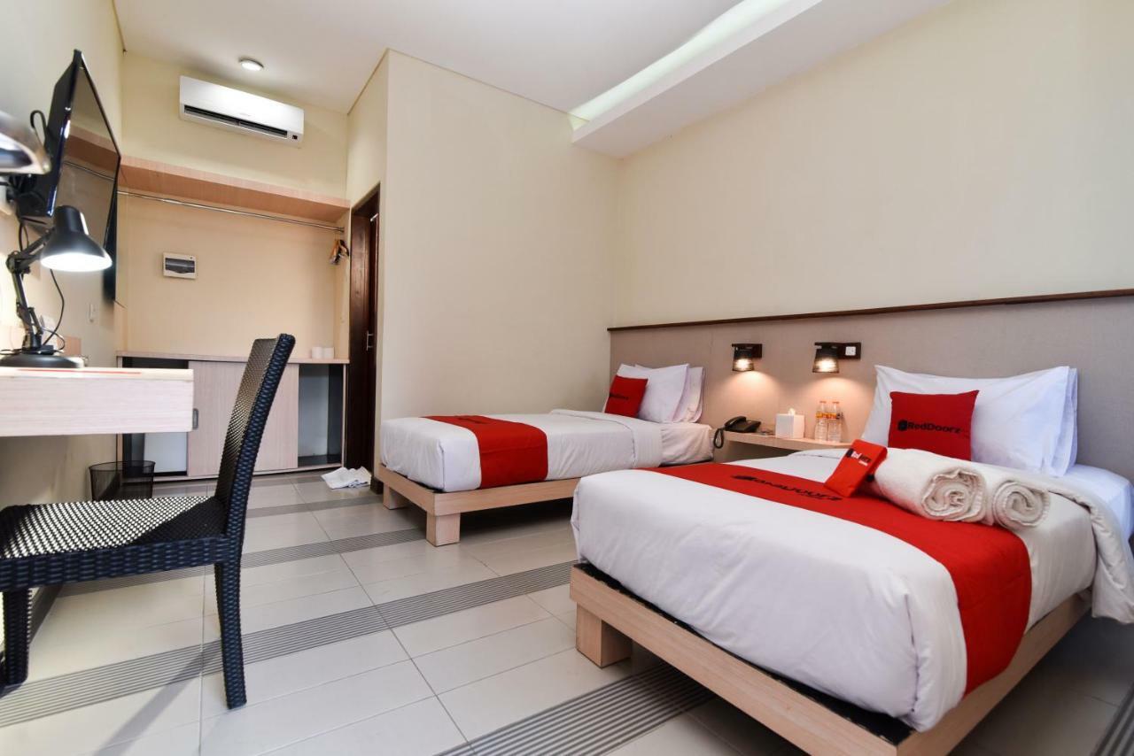 Hotel Reddoorz Near Legian Street Kuta Lombok Zewnętrze zdjęcie